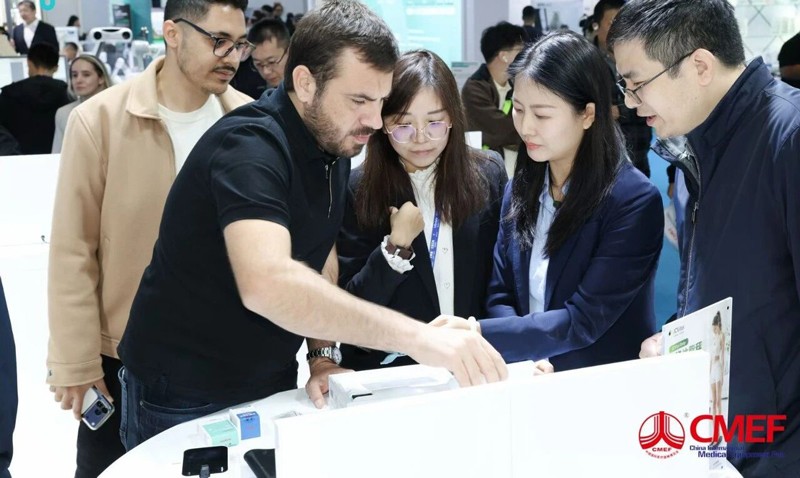展会期间现场咨询火爆